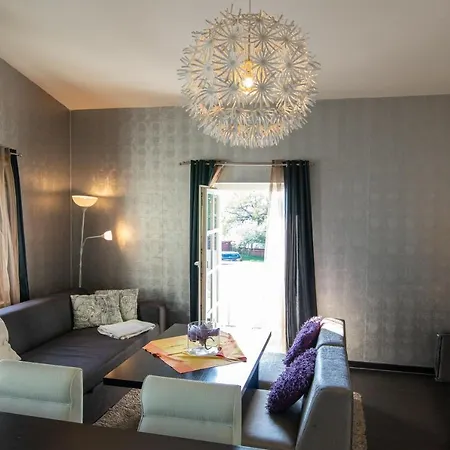 Modernes Appartement Am See Waren  Exterior photo